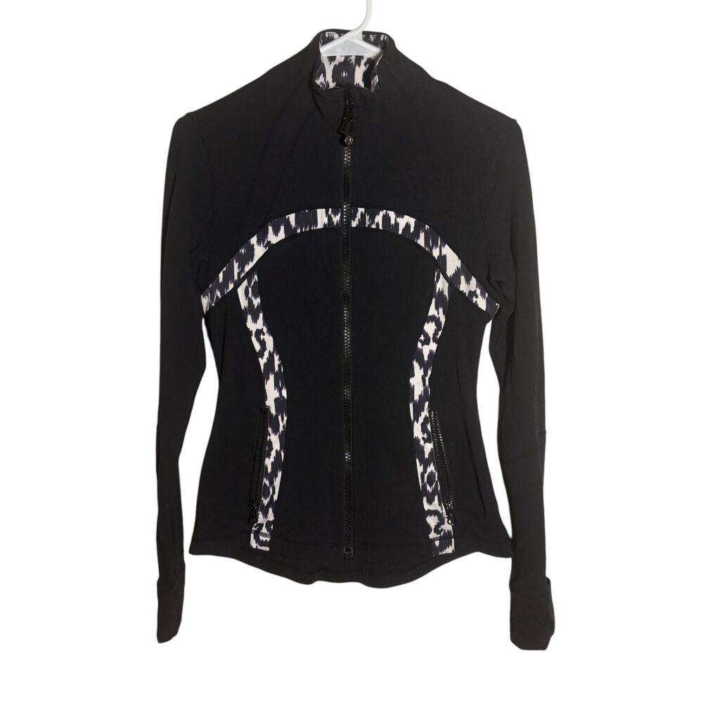 Lululemon Define Jacket in Black/Purple Animal Print- Size 6